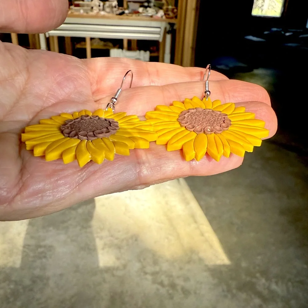 Handmade sunflower earrings - Picture 3 of 4